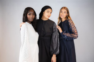 Amélia-Trio-001 robe pour fêtes,robe noire, robe papillon, robe longue, robe femme voilée robe élégante, robe bleu marine, robe fabriquée a paris, fabrication artisanale française.